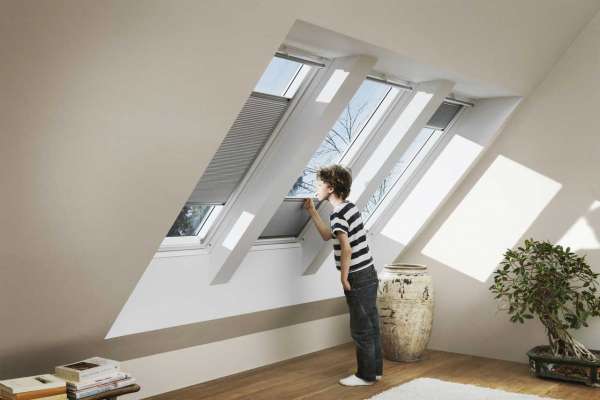 VELUX Fényzáró energiaroló - napelemes működtetés (FSC)