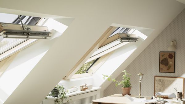 Újdonság! VELUX Standard távműködtetésű tetőtéri ablakok