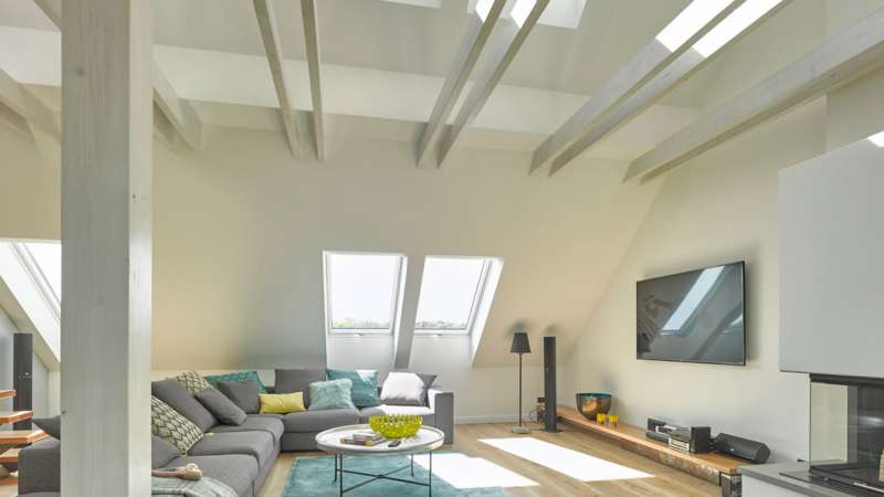  Hogyan válasszunk tetőablakot, ha világos és napfényes tetőteret szeretnénk kialakítani?