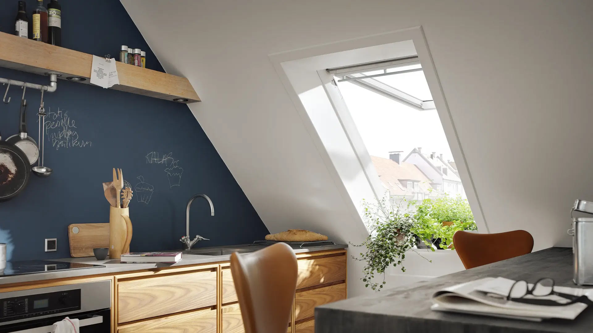 Térbeli szabadság: új generációs VELUX felnyíló tetőablakok